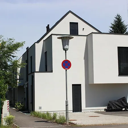 Schubert Am Woerthersee 度假居 *